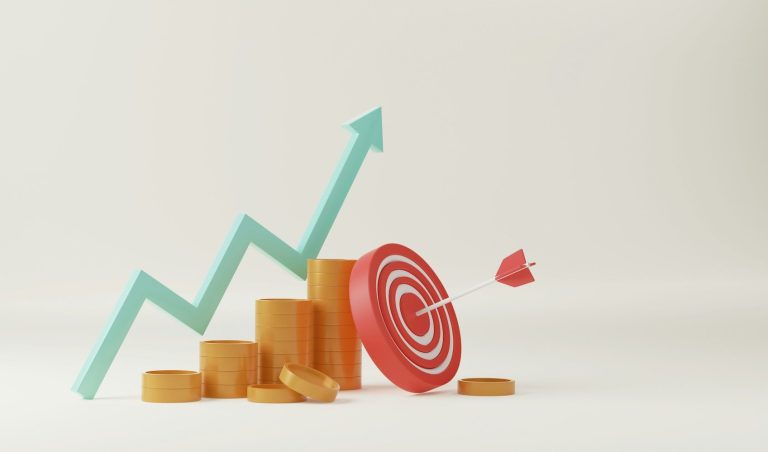 Zielscheibe mit Pfeil, daneben Münzen und aufsteigendes Diagramm.